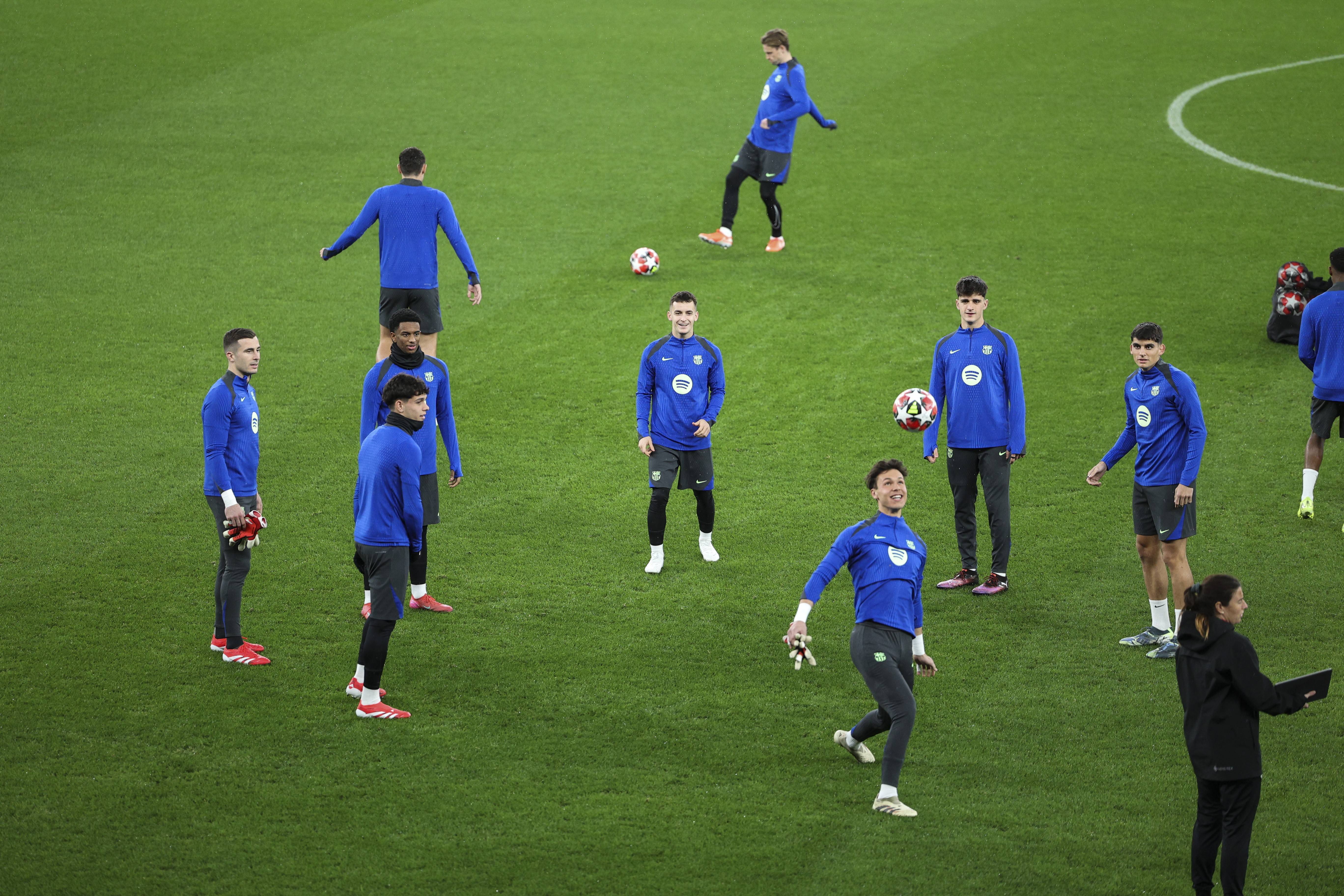 半岛官网登录入口-国内足球界赛事丰富多彩坚强队伍备战决胜的简单介绍