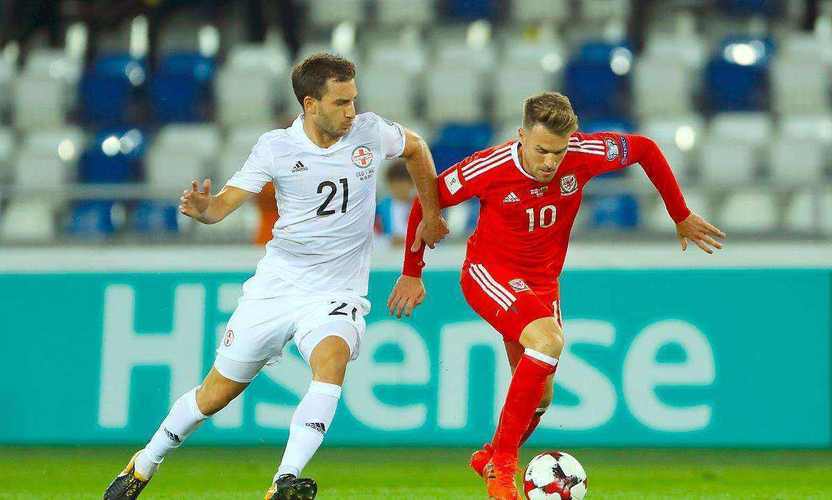 半岛体育入口官网-欧国联比赛：英雄豪杰并肩作战