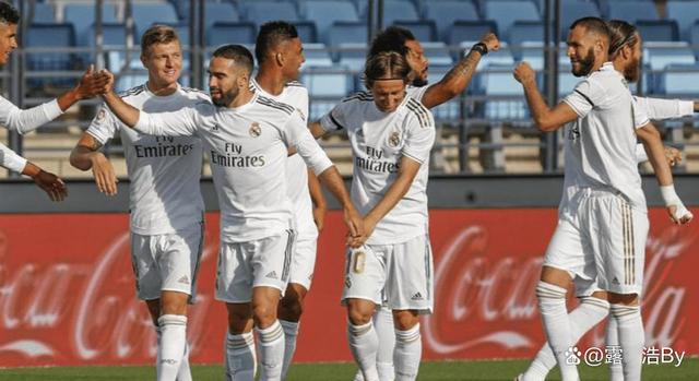 半岛体育官方下载-瓦伦西亚主场逼平皇家社会，保持不败战绩