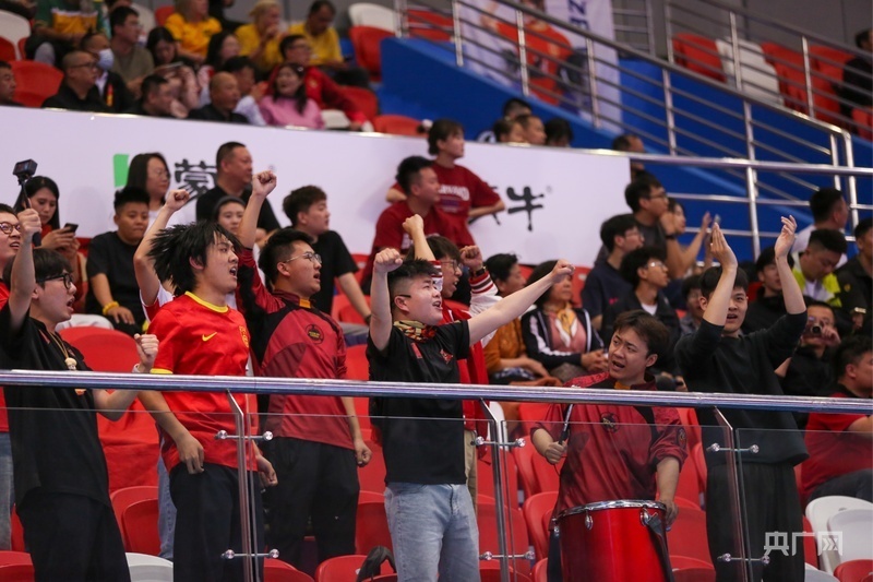 半岛体育入口官网-甘冈队攻守俱佳，取得两连胜